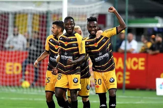  克莱蒙主场顽强拼搏战平圣埃蒂安收获平局  