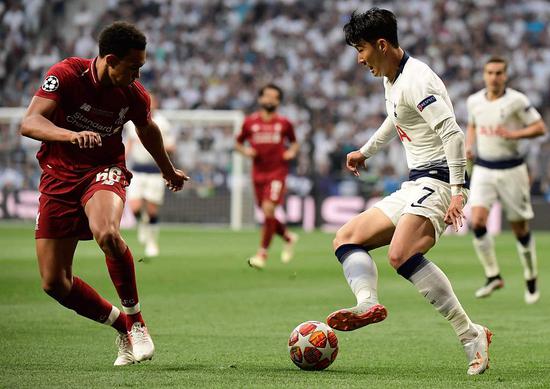  利物浦客场力克热刺，萨拉赫制胜球显神威